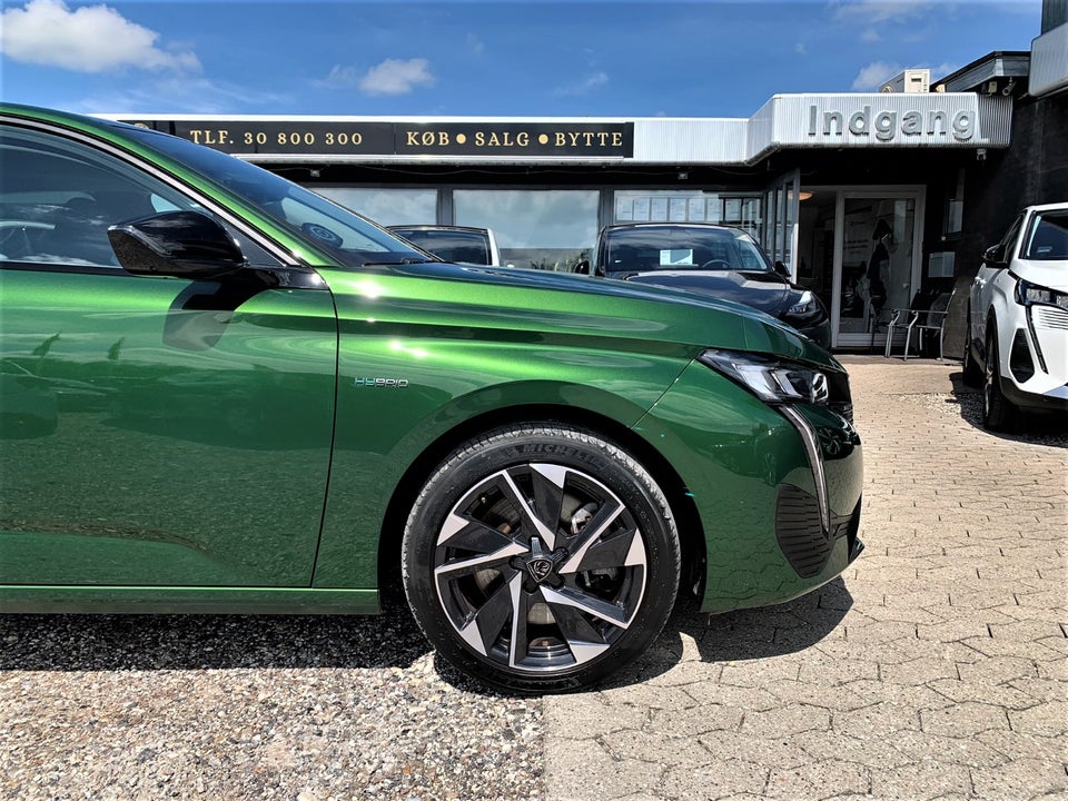 Peugeot 308 1,6 Hybrid First Selection+ EAT8 5d