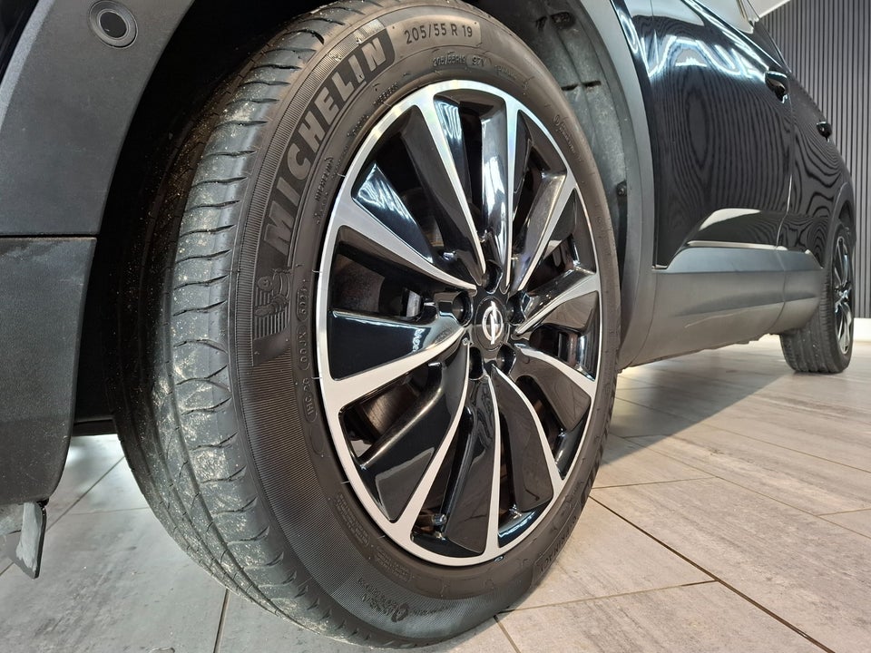 Opel Grandland X 1,6 Hybrid Ultimate aut. 5d
