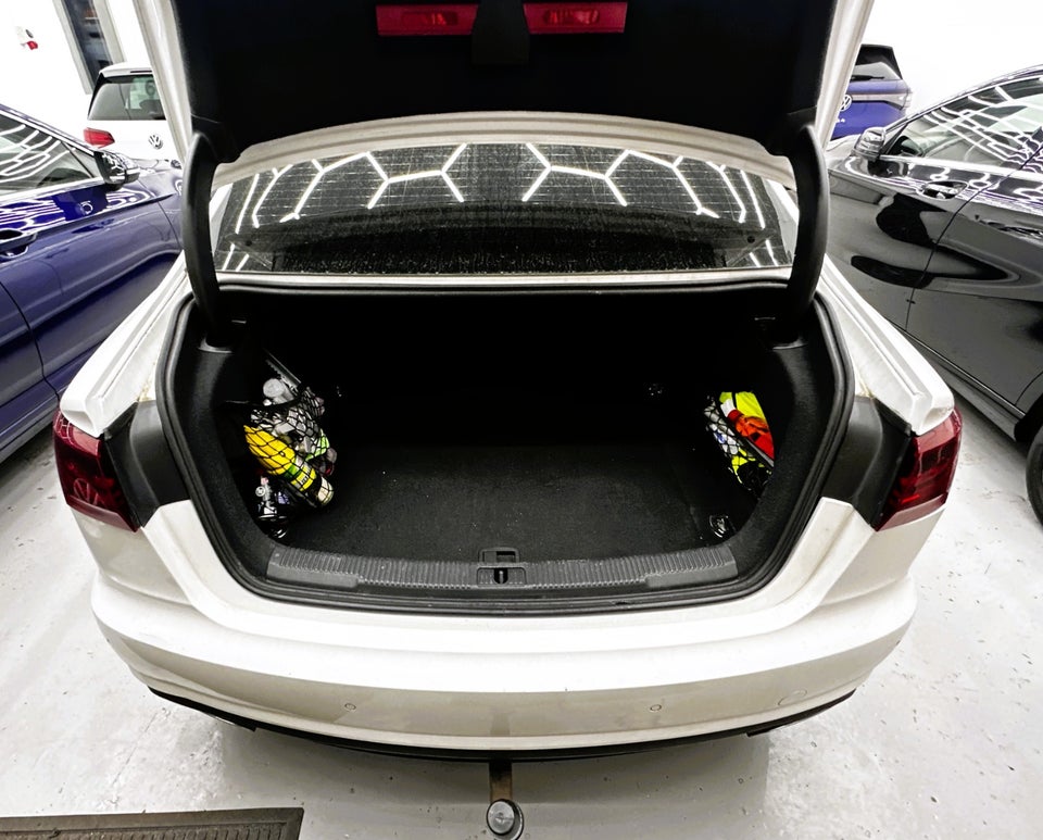 Audi A6 2,0 TDi 190 Ultra S-tr. 4d