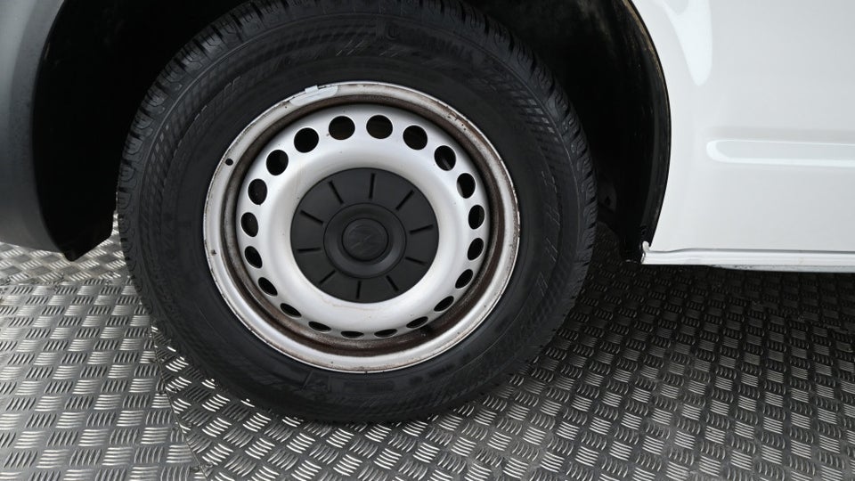 VW Transporter 2,0 TDi 110 Kassevogn kort