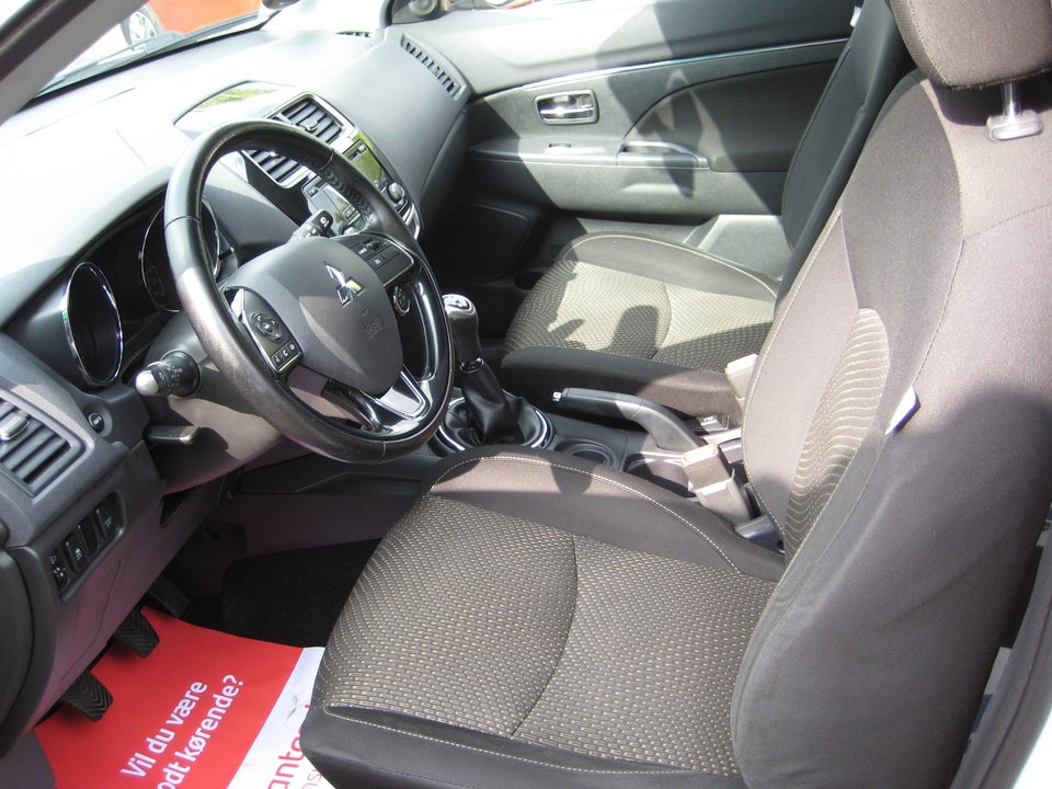 Mitsubishi ASX 1,6 Invite 5d