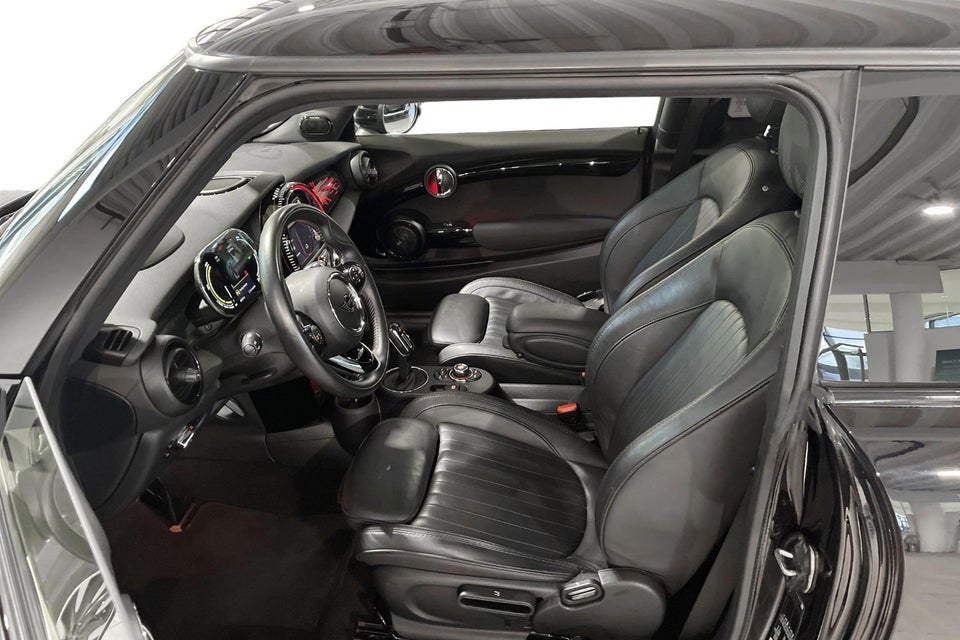 MINI Cooper SE Maximise 3d