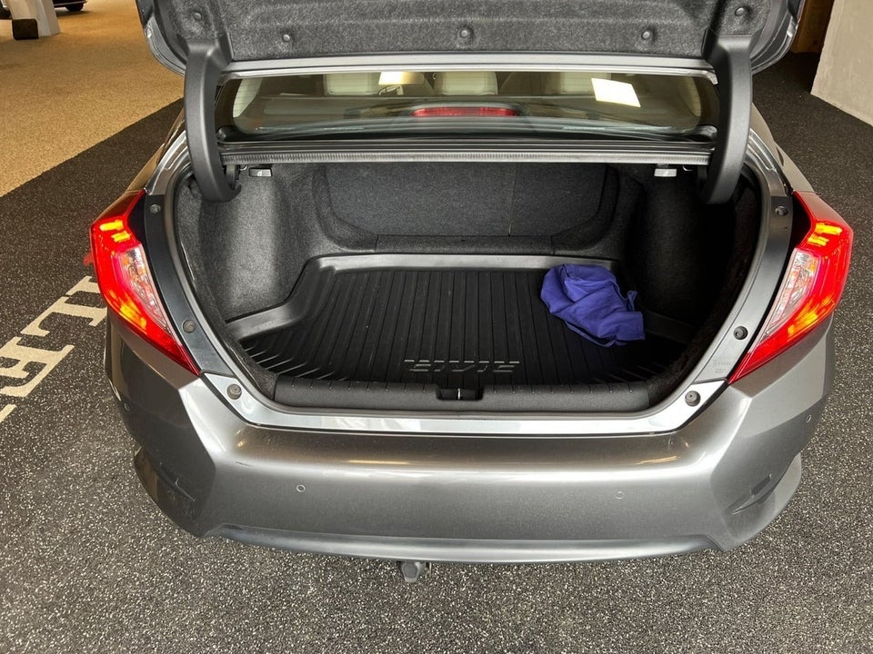 Honda Civic 1,5 VTEC Turbo Executive CVT 4d