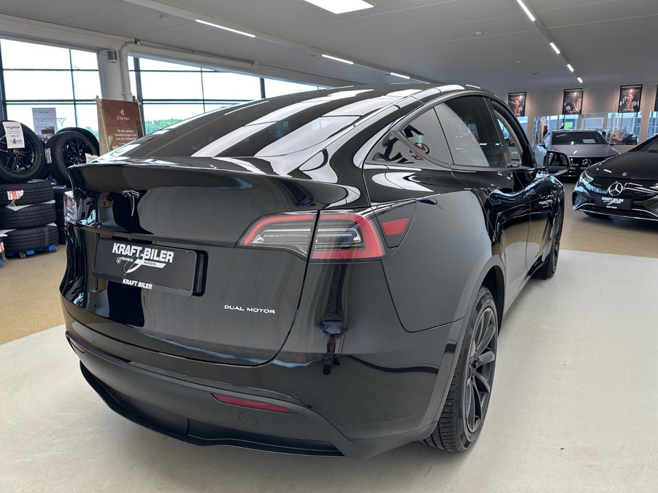 Tesla Model Y Long Range AWD 5d