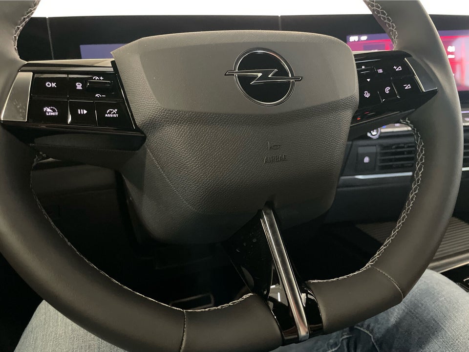 Opel Astra-e 54 Ultimate 5d