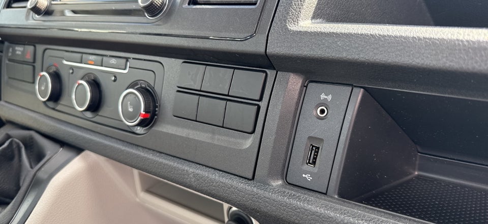 VW Transporter 2,0 TDi 150 Ladvogn lang