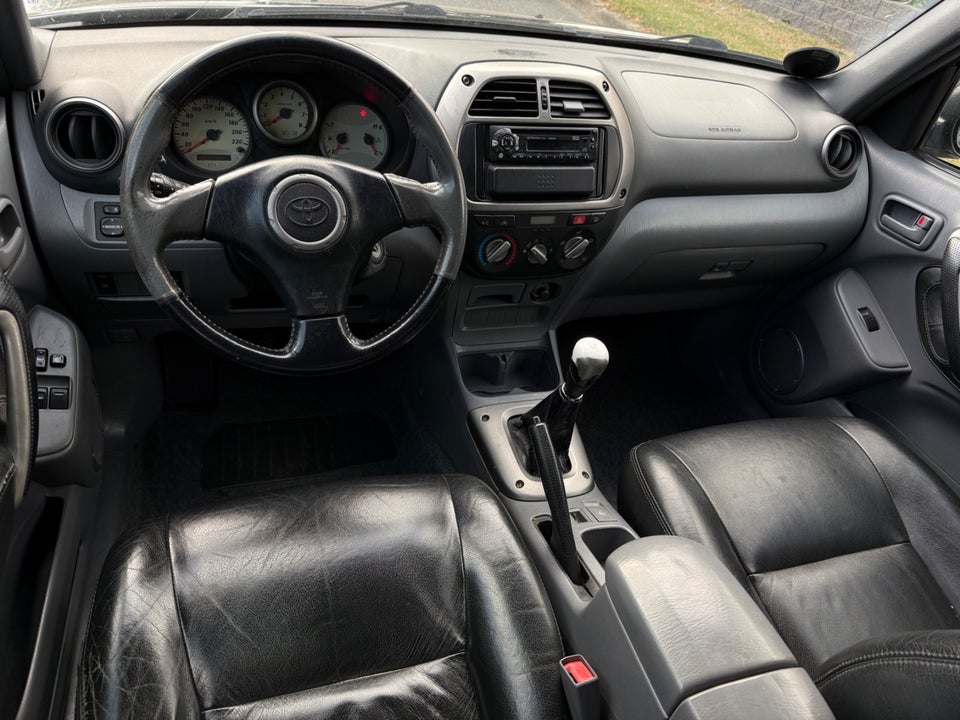 Toyota RAV4 2,0 VVT-i 4x4 5d