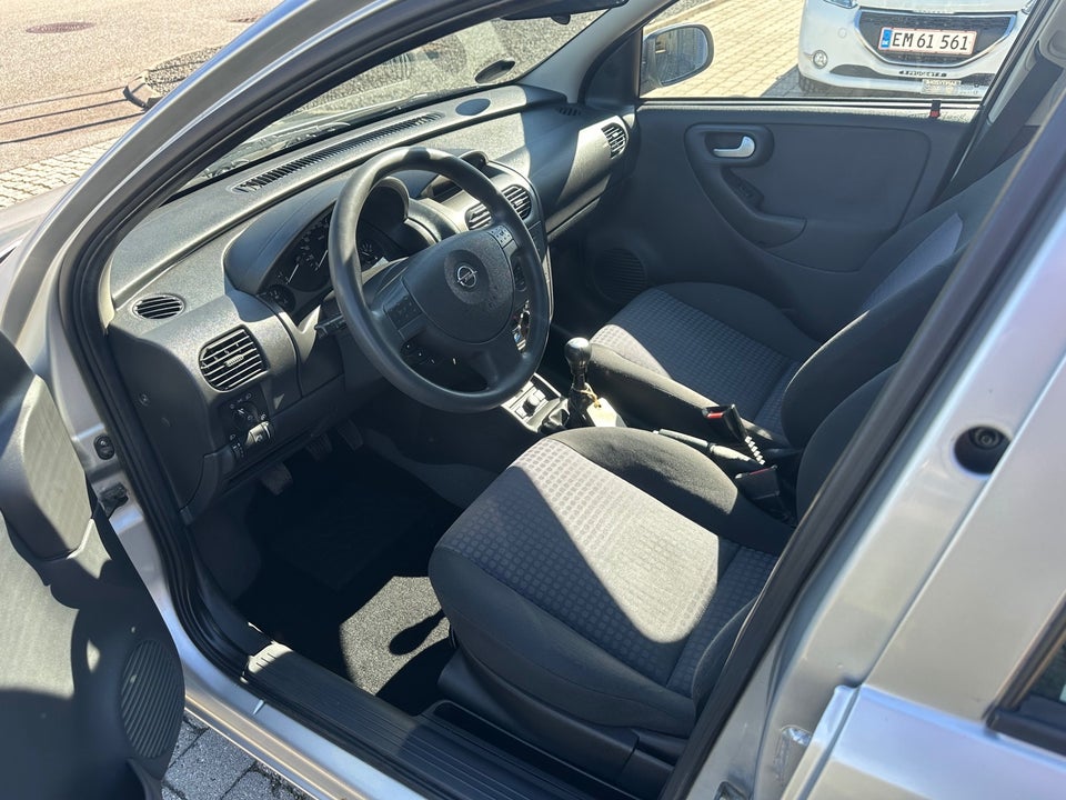 Opel Corsa 1,2 16V Enjoy 5d