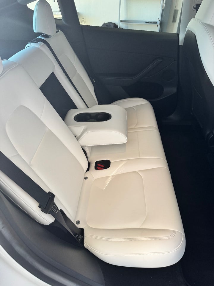 Tesla Model Y RWD 5d