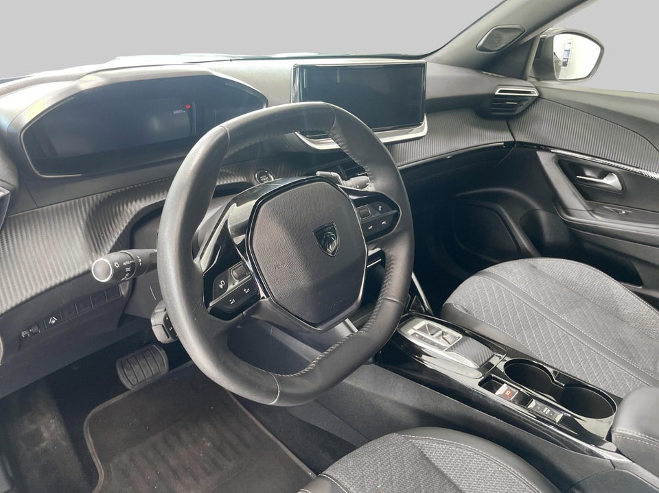 Peugeot 2008 1,2 PureTech 130 First Selection EAT8 5d