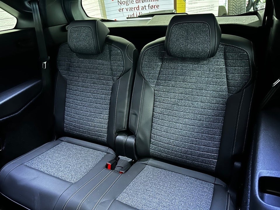 Peugeot e-5008 77 Allure Pack 7prs 5d