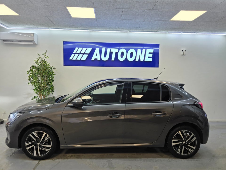 Peugeot 208 1,2 PureTech 100 Allure Sky 5d