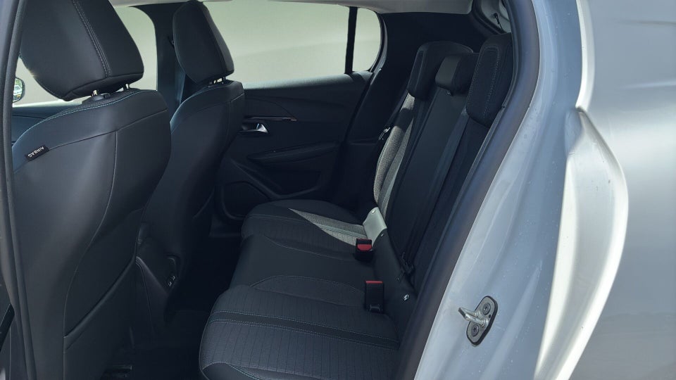 Peugeot 208 1,2 PureTech 100 Platin Pack 5d