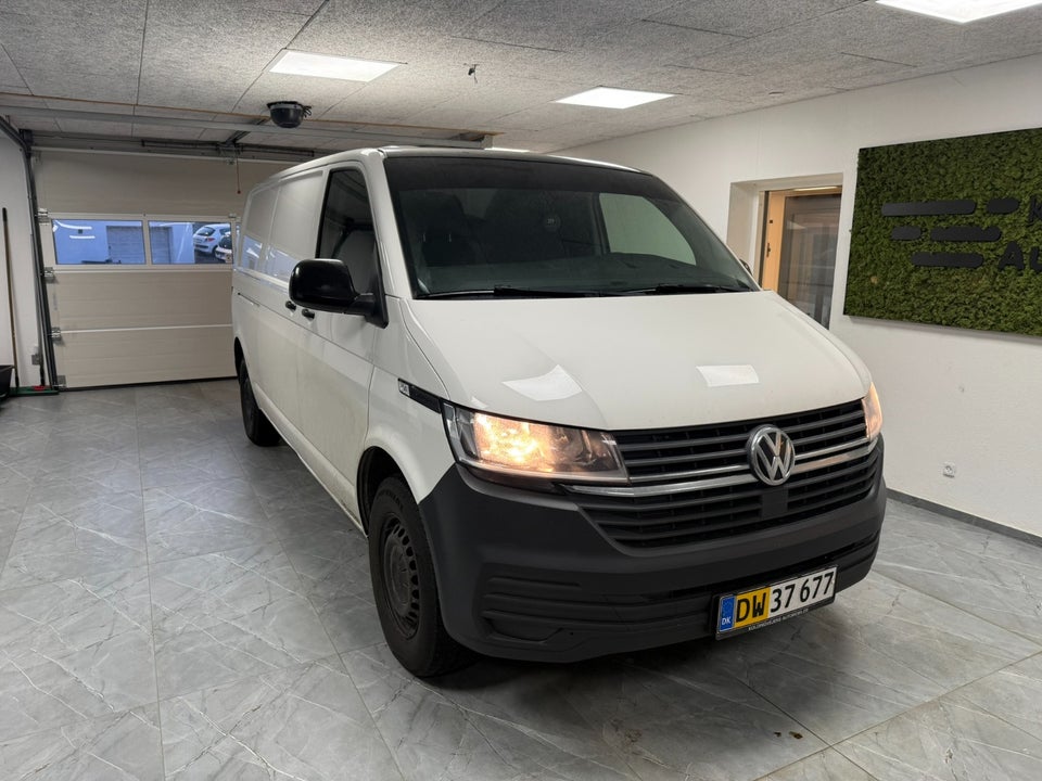 VW Transporter 2,0 TDi 110 Kassevogn lang