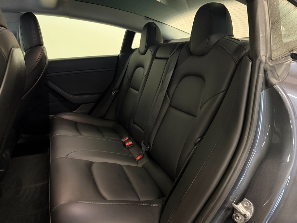 Tesla Model 3 Long Range AWD 4d