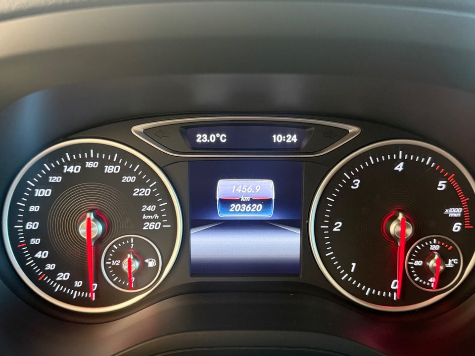 Mercedes B200 d 2,2 Urban 5d