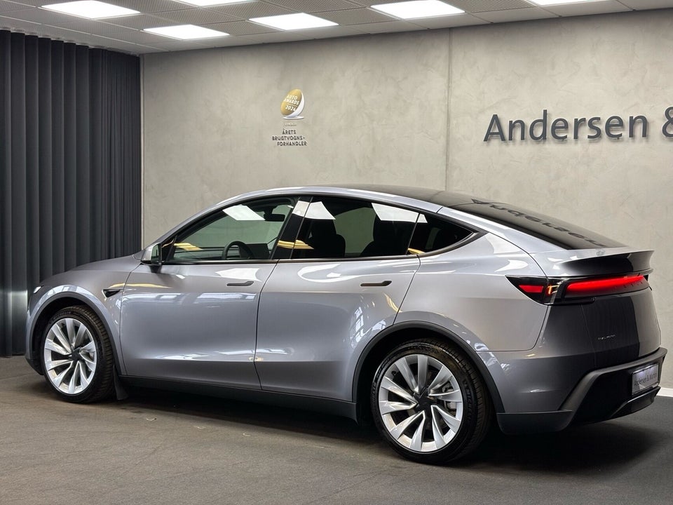 Tesla Model Y Launch Series Long Range AWD 5d