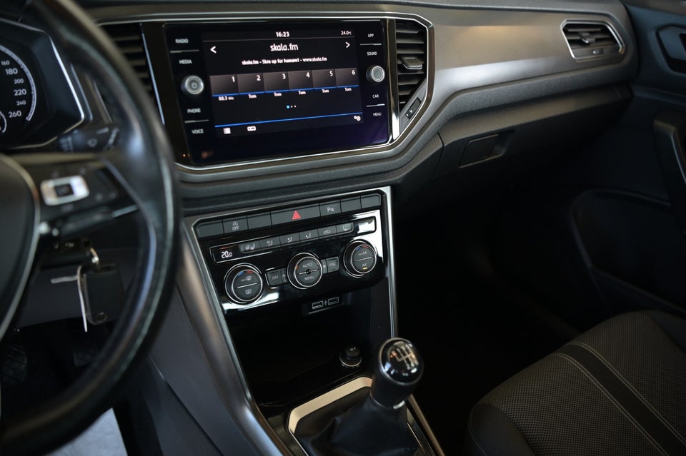 VW T-Roc 1,0 TSi 115 Style 5d