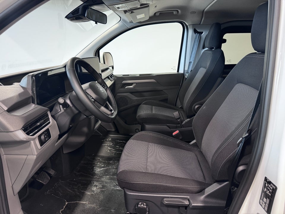 VW e-Caravelle 64 Style LWB