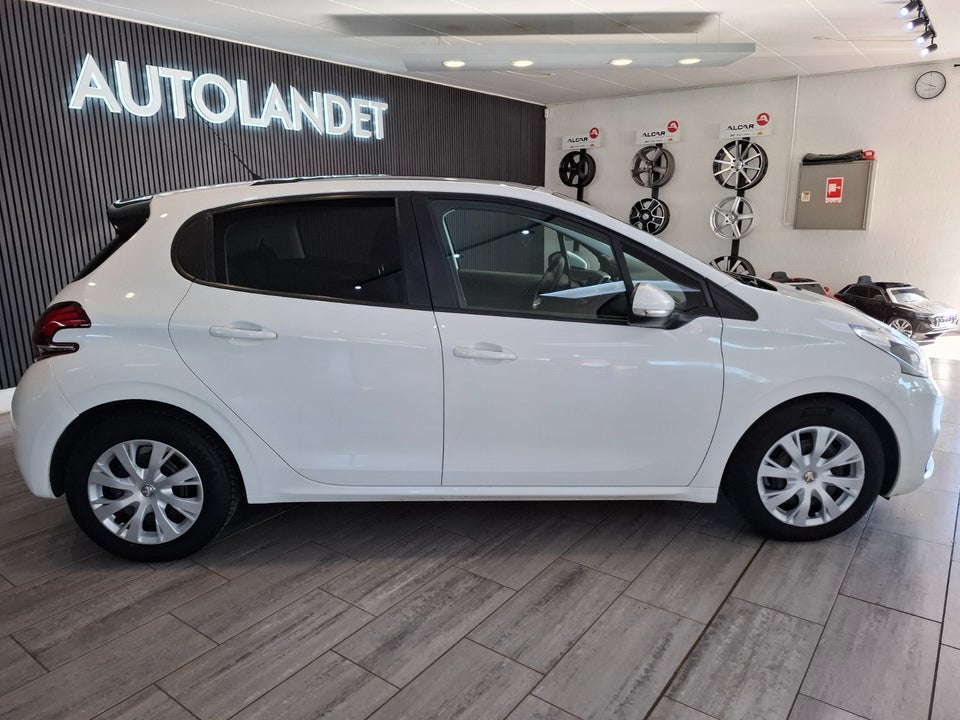 Peugeot 208 1,6 BlueHDi 100 Chili Sky 5d