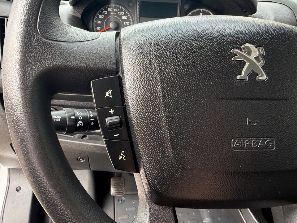 Peugeot Boxer 335 2,2 BlueHDi 140 L3 Alukasse m/lift