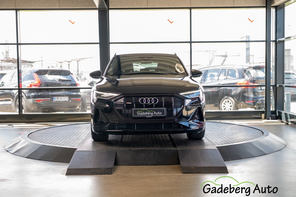 Audi e-tron 55 S-line quattro 5d
