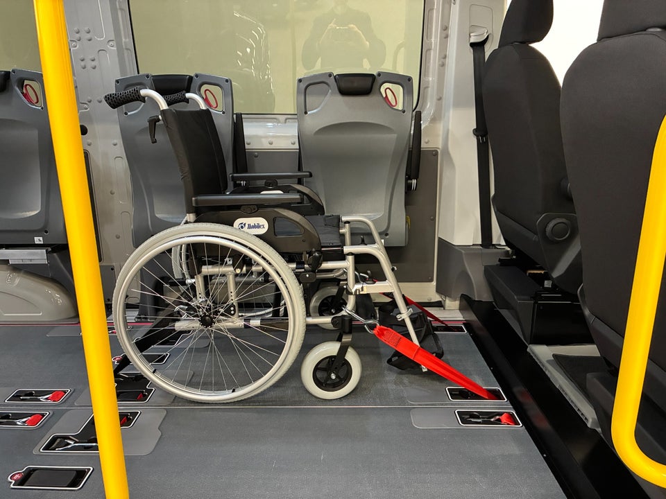 VW Crafter 35 2,0 TDi 140 Kombi L3H3 aut.