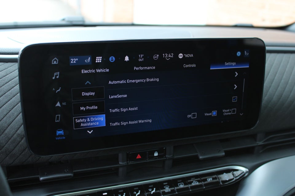 Abarth 500e Scorpionissima 3d