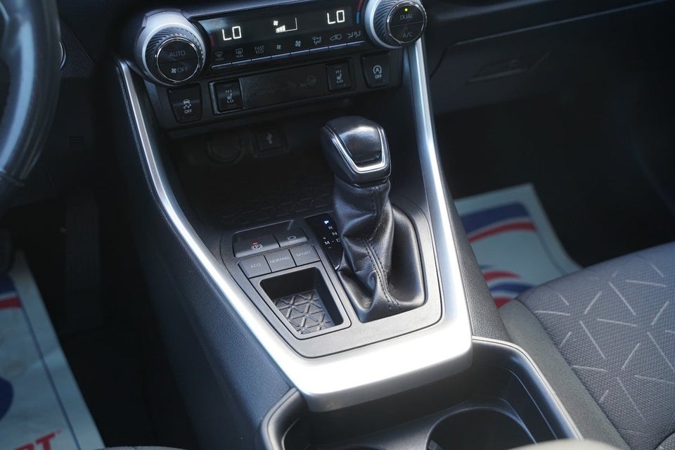 Toyota RAV4 2,0 T3 Comfort e-CVT 5d