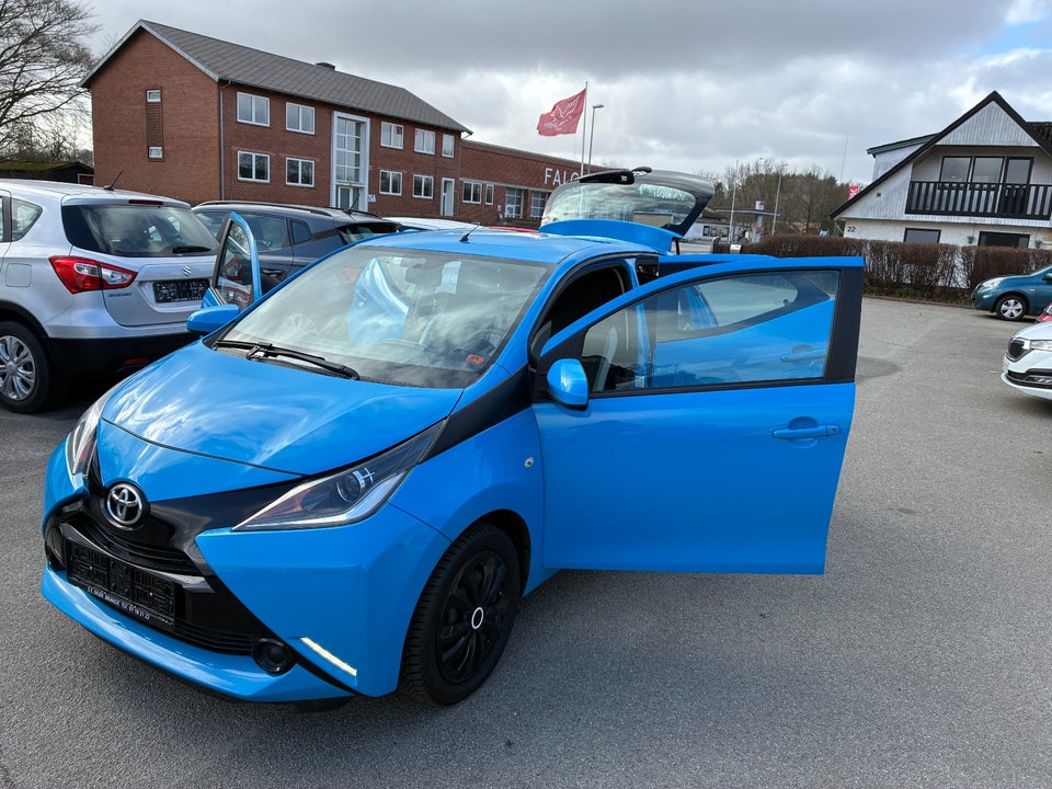 Toyota Aygo 1,0 VVT-i x-play 5d