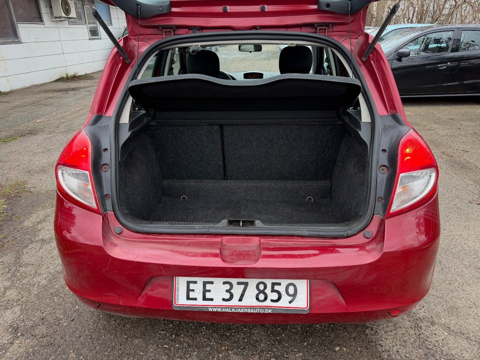 Renault Clio III 1,2 16V Advantage 5d
