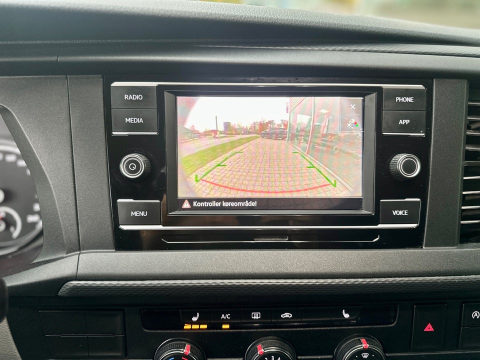 VW Transporter 2,0 TDi 150 Kassevogn DSG lang