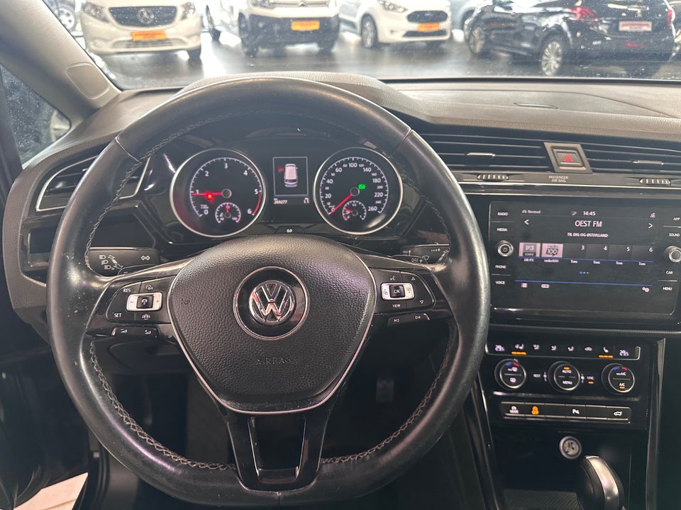 VW Touran 2,0 TDi 150 Highline Family DSG Van 5d