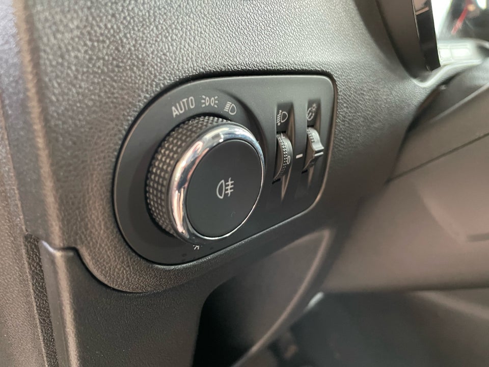 Opel Crossland 1,2 Sport 5d