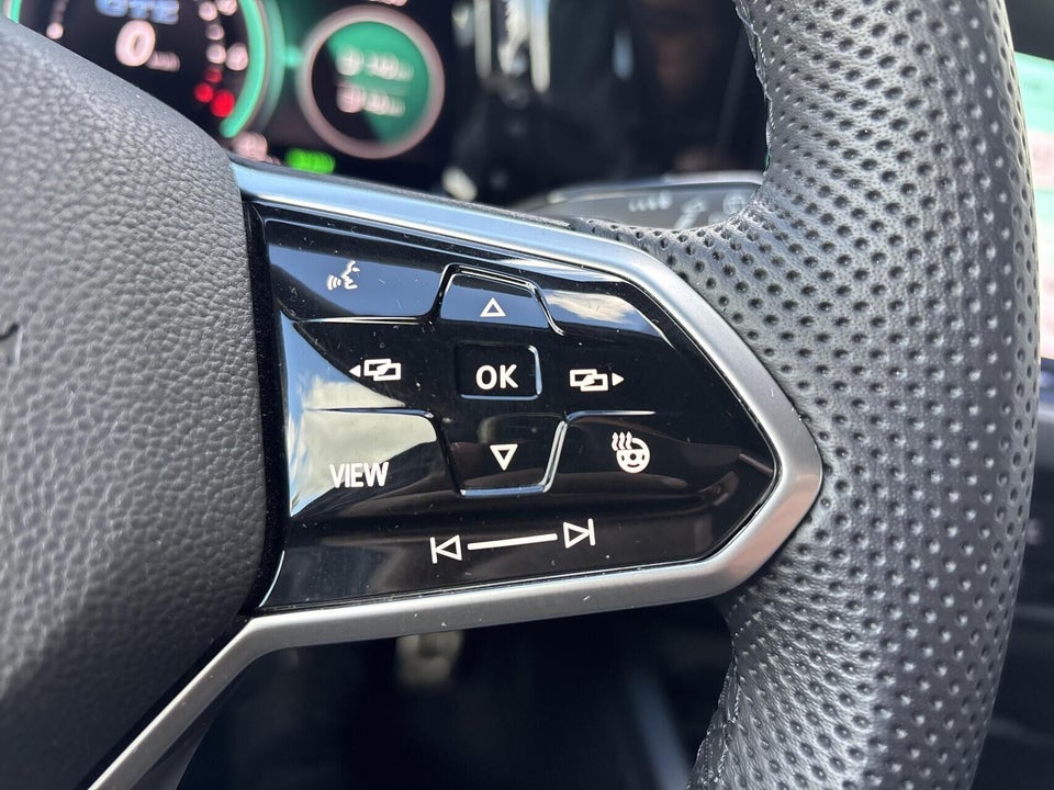 VW Golf VIII 1,4 GTE DSG 5d