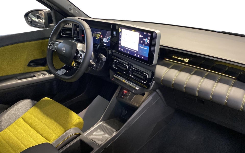 Renault 5 E-Tech 52 Iconic 5d
