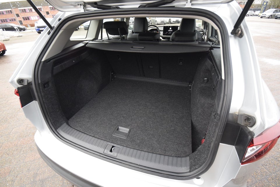 Skoda Enyaq 60 iV Loft 5d