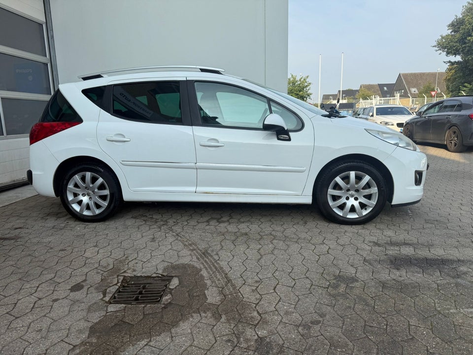 Peugeot 207 1,6 VTi Premium SW 5d