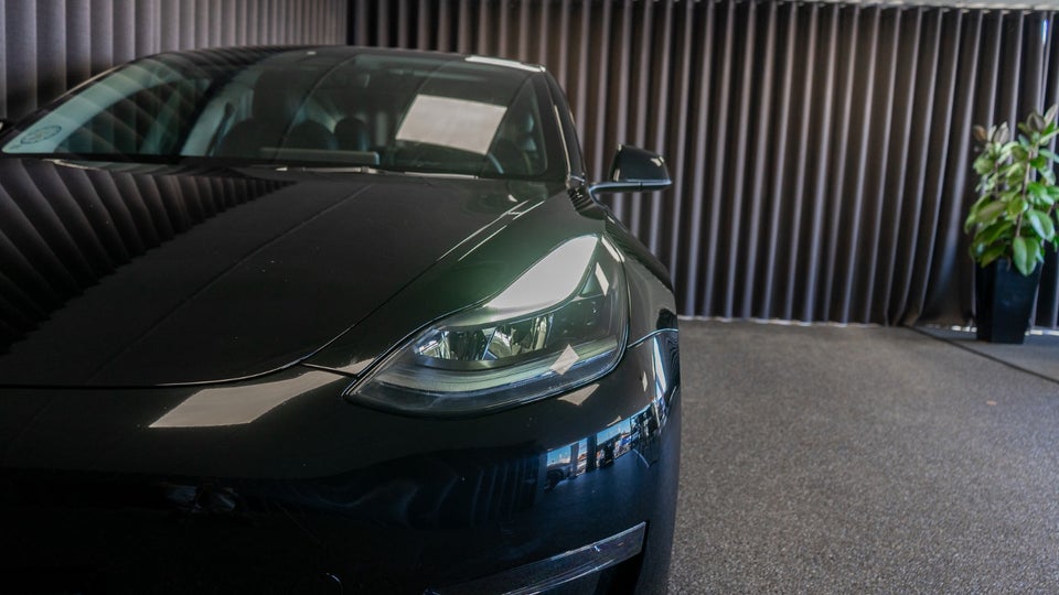 Tesla Model 3 Long Range AWD 4d