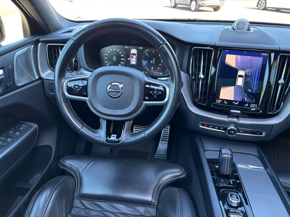 Volvo XC60 2,0 B5 235 R-Design aut. AWD 5d