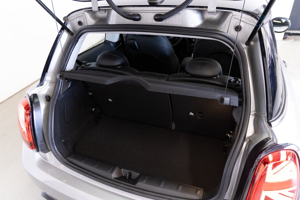 MINI Cooper SE Essential 3d