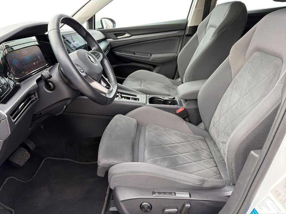 VW Golf VIII 1,5 eTSi 150 Style DSG 5d