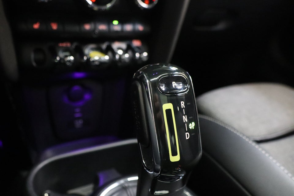 MINI Cooper SE Greenwich 3d