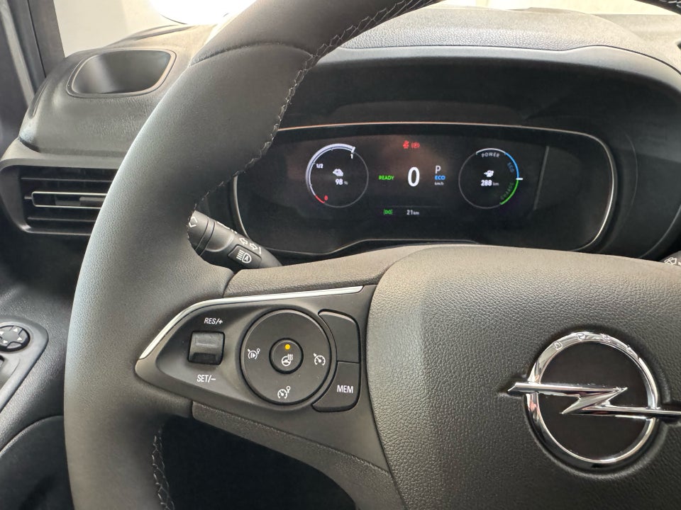 Opel Combo-e Life 50 Ultimate L1 5d