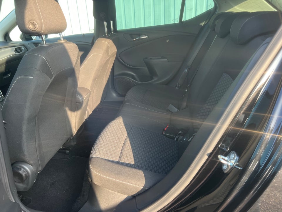 Opel Astra 1,0 T 105 Enjoy 5d