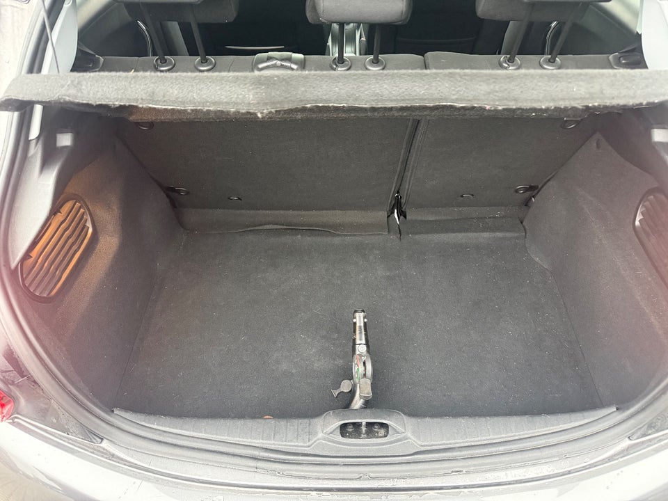 Peugeot 208 1,2 PureTech 82 Allure Sky 5d