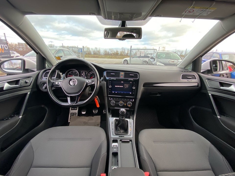 VW Golf VII 1,6 TDi 105 Comfortline BMT 5d