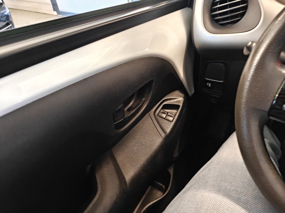 Citroën C1 1,2 PureTech Feel Complet 5d