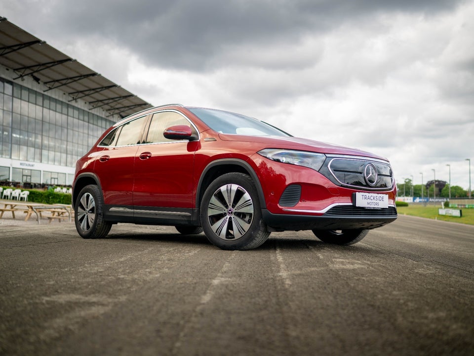 Mercedes EQA300 Progressive 4Matic 5d