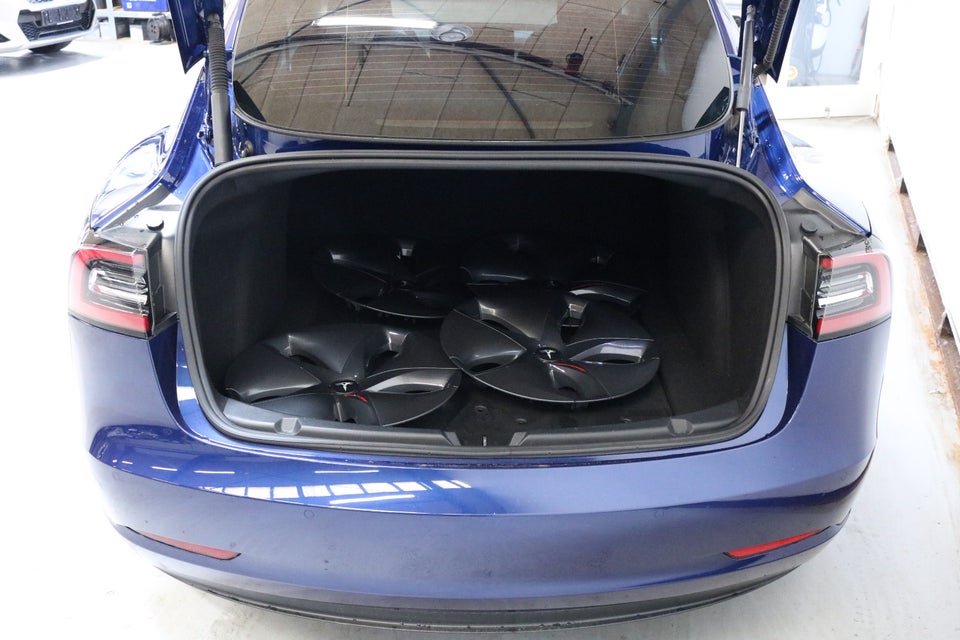 Tesla Model 3 RWD 4d